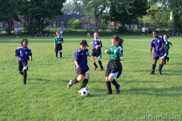 girls soccer - work in defence
