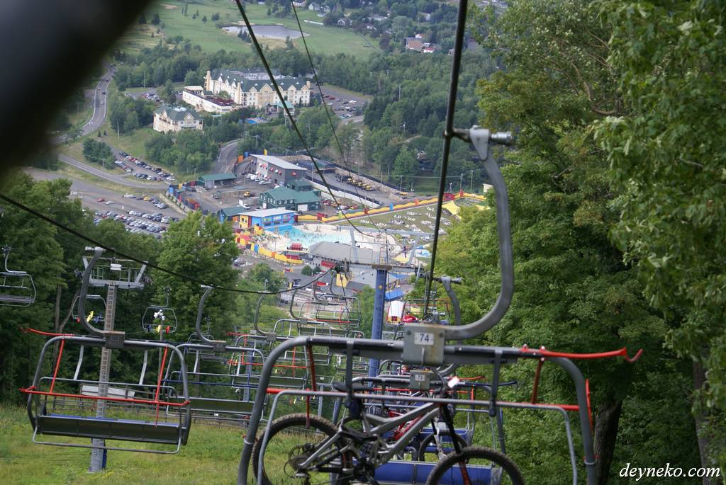 подъемник на даунхилл трассу в центре Ski Bromont