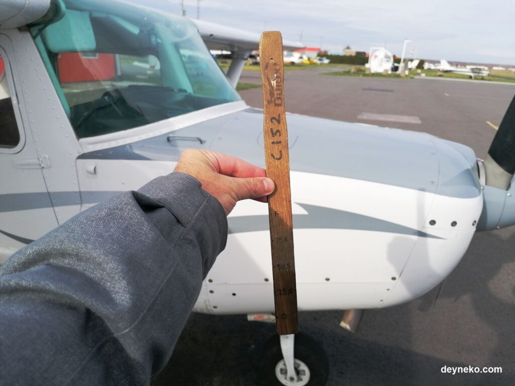 Заправка самолета Cessna 152 и другие приключения