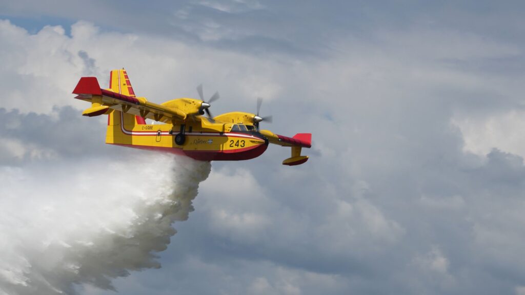 Canadair CL-415 Water Bomber
